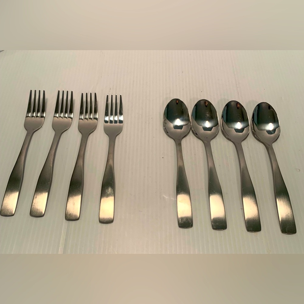 Cambridge Stainless Flatware 8 Piece 4 Teaspoons 4 Forks New!